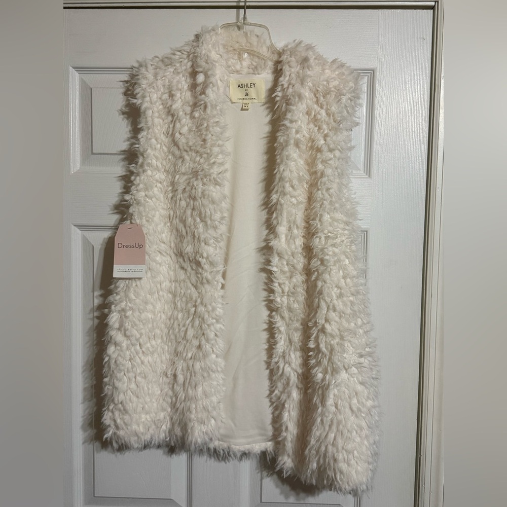 Ashley By 26 International Cream Fluffy Vest